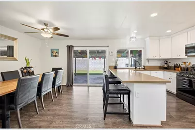 10022 Chula Vista Way, Riverside, CA 92503 - Photo 7