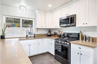 10022 Chula Vista Way, Riverside, CA 92503 - Photo 11