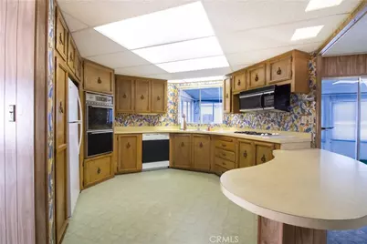 1387 Bishop, Hemet, CA 92545 - Photo 9