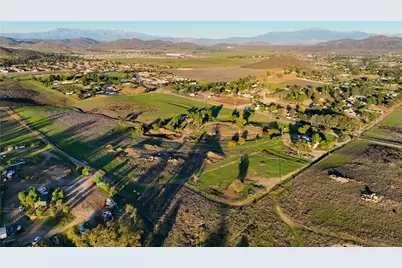 33045 Briggs Road, Menifee, CA 92584 - Photo 9