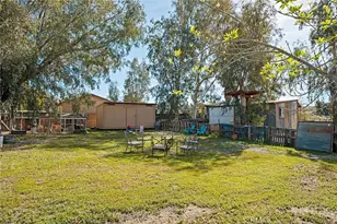 40069 Newport, Hemet, CA 92543 - Photo 41