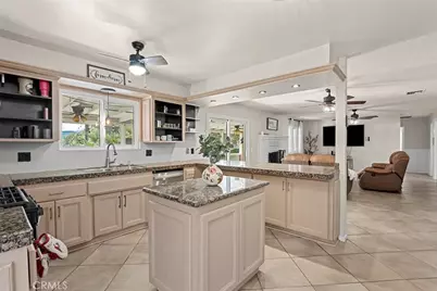 40069 Newport, Hemet, CA 92543 - Photo 13