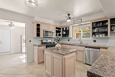 40069 Newport, Hemet, CA 92543 - Photo 11