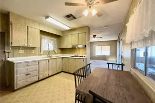 332 N Lyon, Hemet, CA 92543 - Photo 11