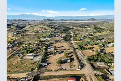 24121 Bienvenidos, Perris, CA 92570 - Photo 29