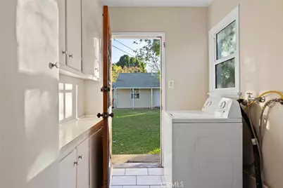 17806 Erwin St, Encino, CA 91316 - Photo 15