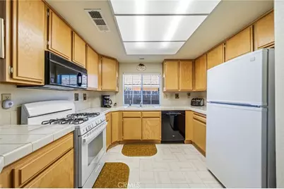 28281 Via Cascadita, Menifee, CA 92585 - Photo 13