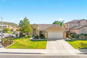 32816 Autumn Wood Cir, Lake Elsinore, CA 92530 - Photo 5