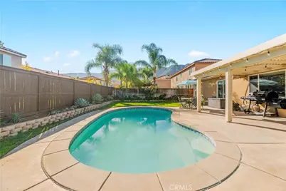 32816 Autumn Wood Cir, Lake Elsinore, CA 92530 - Photo 39