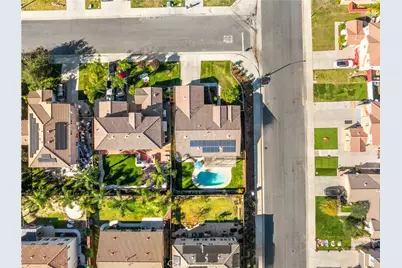 32816 Autumn Wood Cir, Lake Elsinore, CA 92530 - Photo 7