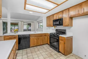 1329 Hickory Dr, Hemet, CA 92545 - Photo 11