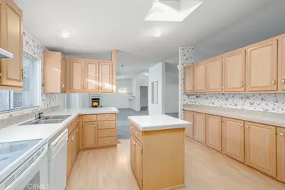 1718 Burr Oak Way, Hemet, CA 92545 - Photo 9