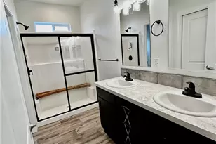 2205 W Acacia Ave, Hemet, CA 92545 - Photo 13