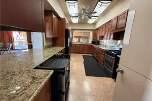 332 N Lyon, Hemet, CA 92543 - Photo 19