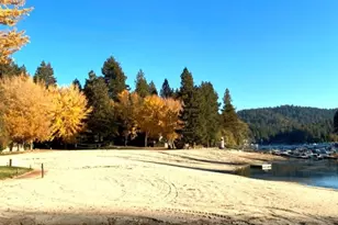 27657 Peninsula Dr, Lake Arrowhead, CA 92352 - Photo 3