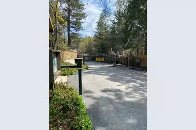 27657 Peninsula Drive #106, Lake Arrowhead, CA 92352 - Photo 3