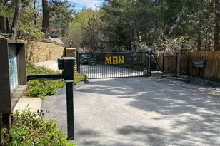 27657 Peninsula Dr, Lake Arrowhead, CA 92352 - Photo 3