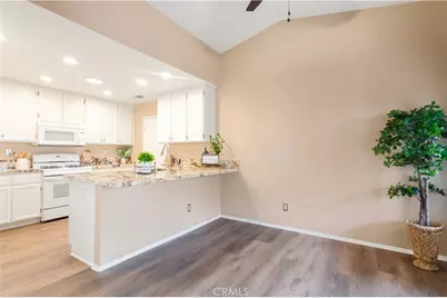 40624 Corte Albara, Murrieta, CA 92562 - Photo 7