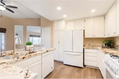 40624 Corte Albara, Murrieta, CA 92562 - Photo 3