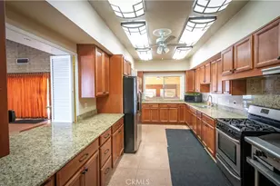 332 N Lyon Ave, Hemet, CA 92543 - Photo 31