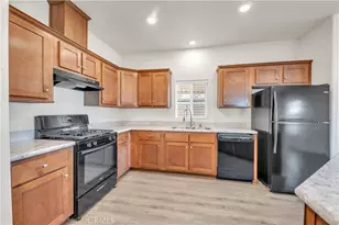 880 N Lake St, Hemet, CA 92544 - Photo 9