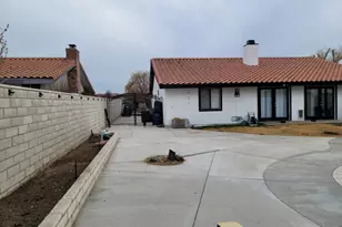 13535 Driftwood, Victorville, CA 92395 - Photo 3