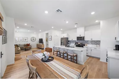 1060 Kendale Way, Vista, CA 92081 - Photo 5