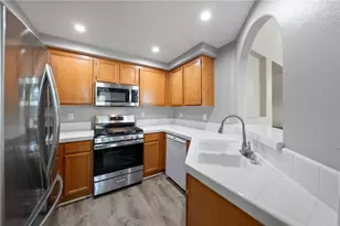 30354 Island Bay, Murrieta, CA 92563 - Photo 11