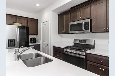 29425 Bovenzi Way, Winchester, CA 92596 - Photo 11