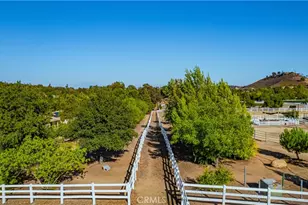 19315 Avenida Cordoba, Murrieta, CA 92562 - Photo 5
