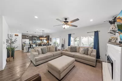 24212 Bay Laurel Avenue, Murrieta, CA 92562 - Photo 13