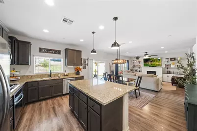 24212 Bay Laurel Avenue, Murrieta, CA 92562 - Photo 9