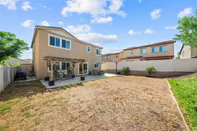 24212 Bay Laurel Avenue, Murrieta, CA 92562 - Photo 33