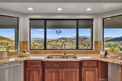 42253 Via Nortada, Temecula, CA 92590 - Photo 3