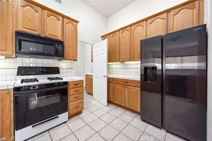 21971 Victorian Ln, Wildomar, CA 92595 - Photo 11