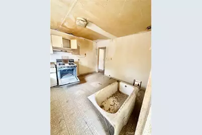 13807 Carson, Trona, CA 93562 - Photo 11