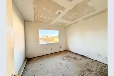 13807 Carson, Trona, CA 93562 - Photo 15