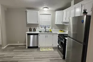 880 N Lake St, Hemet, CA 92544 - Photo 3