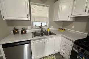 880 N Lake St, Hemet, CA 92544 - Photo 7