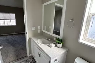 880 N Lake St, Hemet, CA 92544 - Photo 11