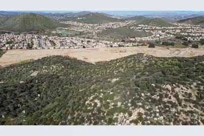 7 Turtle Creek Rd, Lake Elsinore, CA 92530 - Photo 17