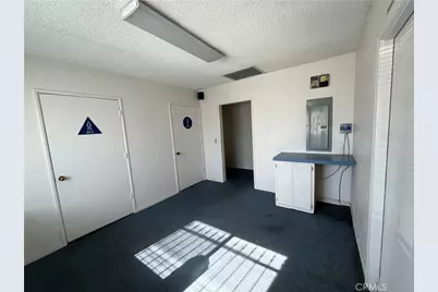 911 E Florida Avenue, Hemet, CA 92543 - Photo 15