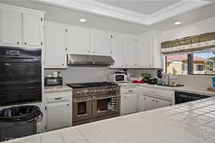 1300 W Menlo Ave, Hemet, CA 92543 - Photo 29