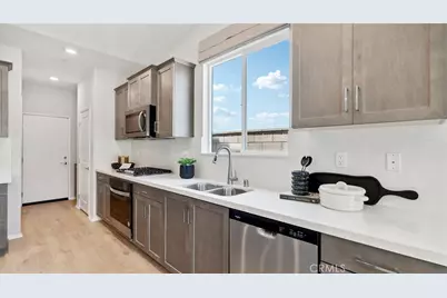 26175 Gentry Avenue, Corona, CA 92883 - Photo 11