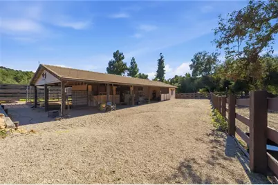 40730 Calle Bandido, Murrieta, CA 92562 - Photo 43