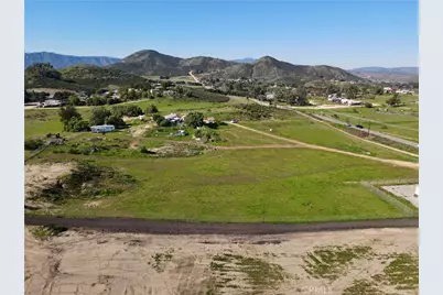 25099 Bundy Canyon, Menifee, CA 92584 - Photo 9