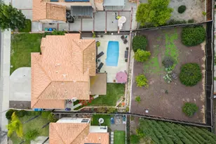 39815 Highbury Dr, Murrieta, CA 92563 - Photo 47