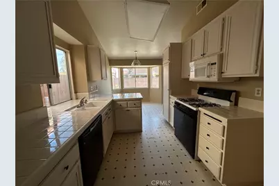 2991 Cypress, Hemet, CA 92545 - Photo 5