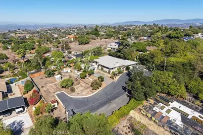 2995 Blackwell, Vista, CA 92084 - Photo 3