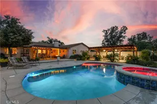 30225 Amber Ln, Hemet, CA 92543 - Photo 5